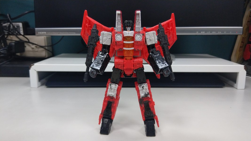 Transformers Generation Selects Red Wing In Hand Images  (8 of 26)